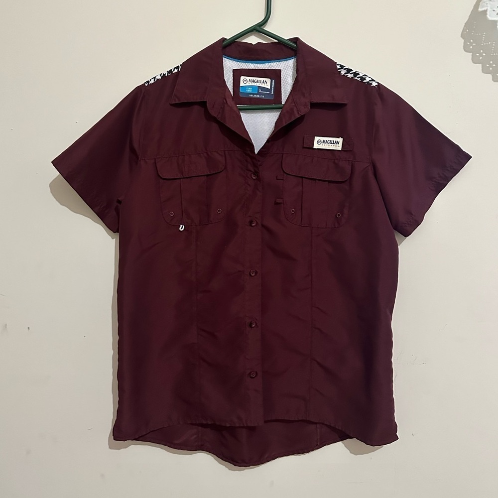 Magellan Outdoors Large Maroon Houndstooth Relaxed Fit Fish Gear Button Up Shirt